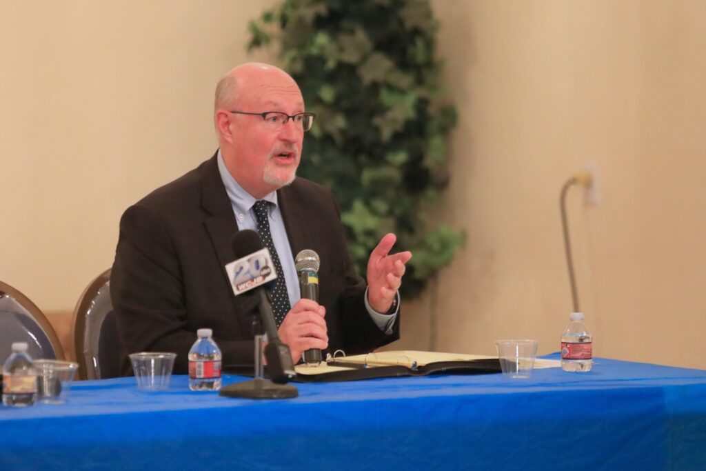 Mayor Harvey Ward said governance by the City Commission is a better structure for Gainesville Regional Utilities. Photo by Seth Johnson