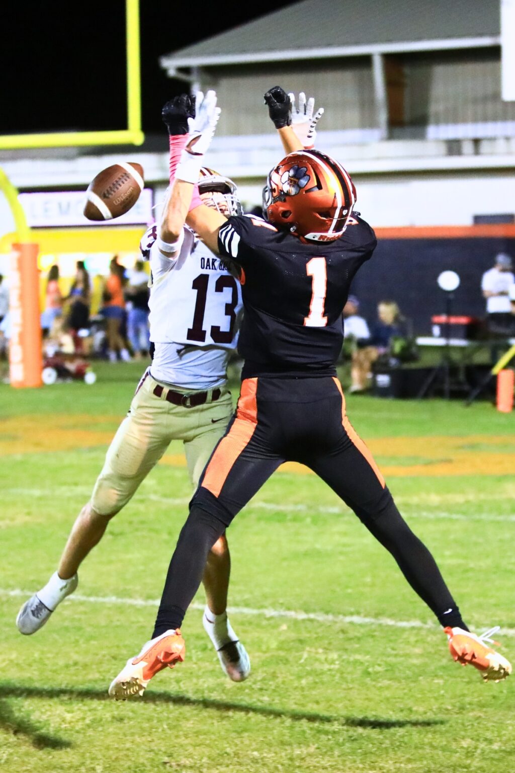 Trenton scores late to beat Oak Hall on homecoming