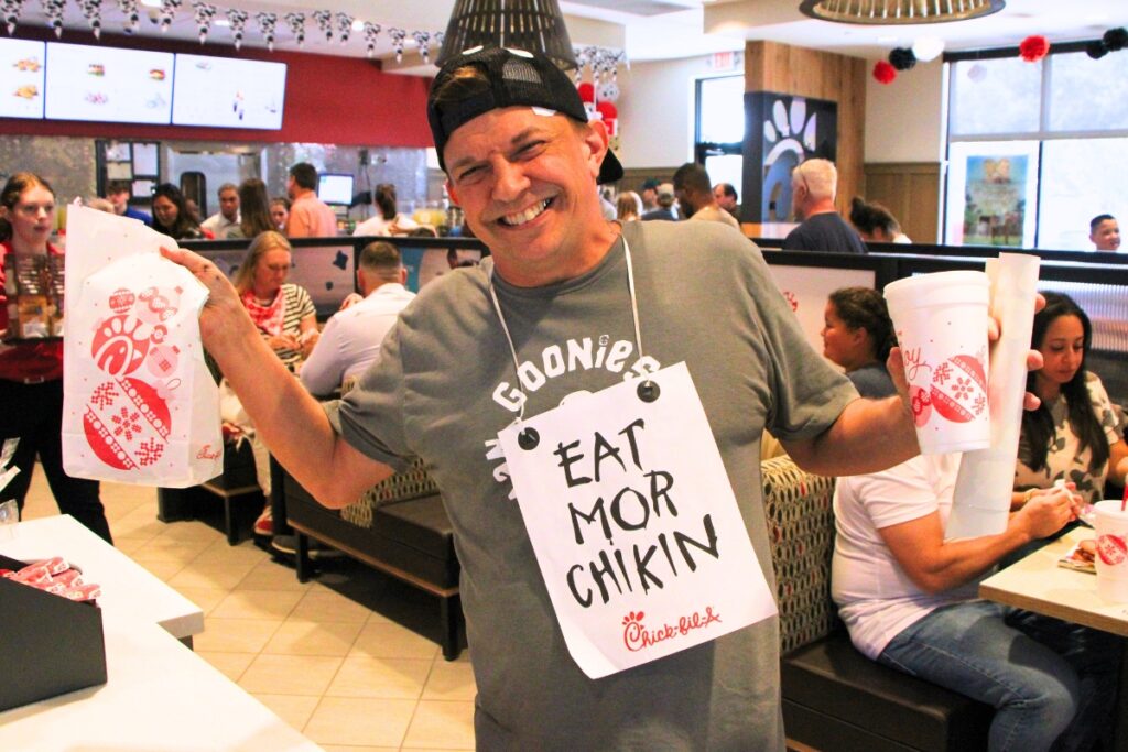 Customers receive free meals on Alachua Chick-fil-A's opening day with 'Cows Eat Free' promotion. Photo by Lillian Hamman