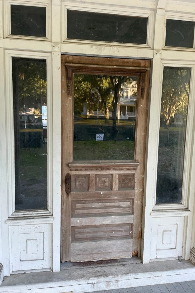 The entrance to the McCreary House. Photo by Seth Johnson