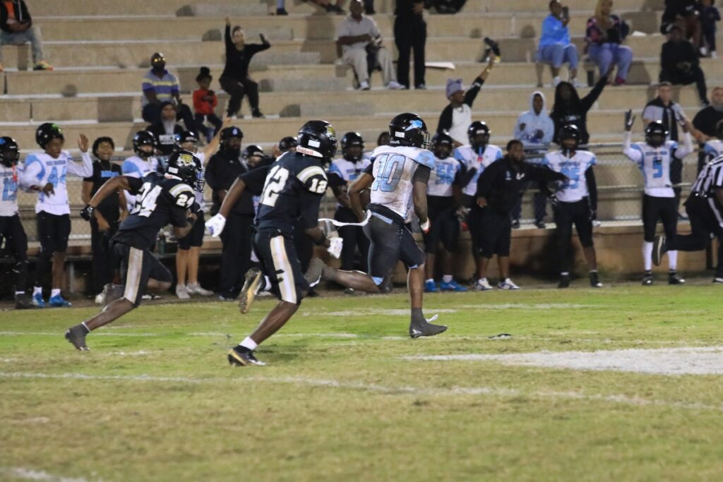 A West Broward runner gets loose and runs over 50 yards for a touchdown.
