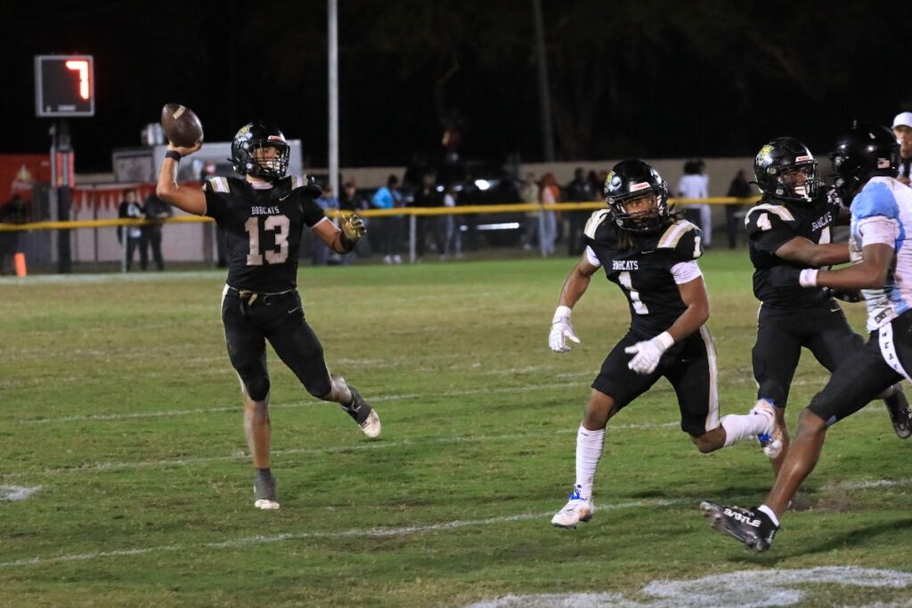 Justin Williams throws and connects for a 22-yeard first down.