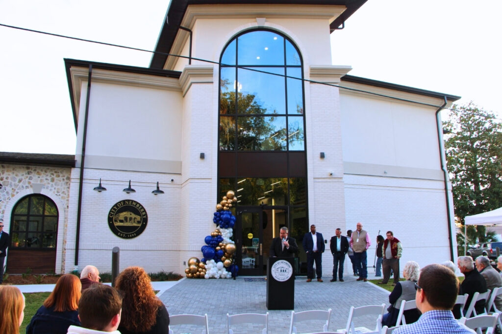 Newberry celebrated its new city hall with ribbon-cutting on Jan. 12. Photo by Lillian Hamman