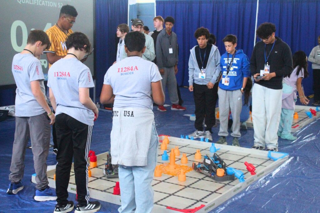 ACPS middle school students take part in a challenge on Thursday.(Photo by Nick Anschultz