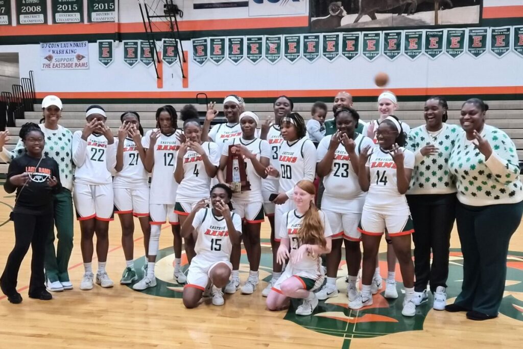 Eastside girls win Class 4A-District 5 over Crystal River. Photo by Derek Gonsoulin