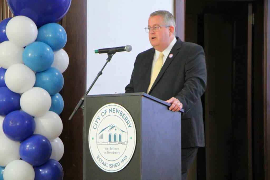 Mayor Tim Marden speaks from a podium at the State of the City address.
