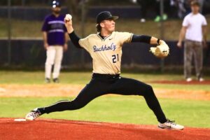 Buchholz rally, lightning extends streak over GHS
