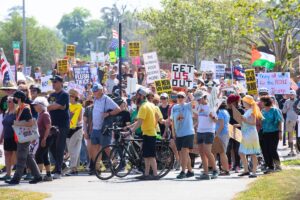 ‘No Kings III’ protest draws large crowd in Gainesville