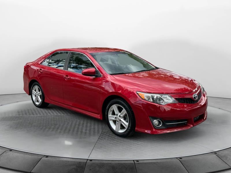 2014 Toyota Camry SE Sedan 4D
