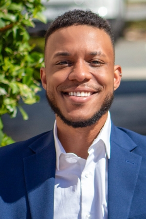 Headshot of Antione Fields