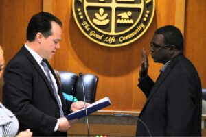 Alachua swears in Jackson Youmas to City Commission