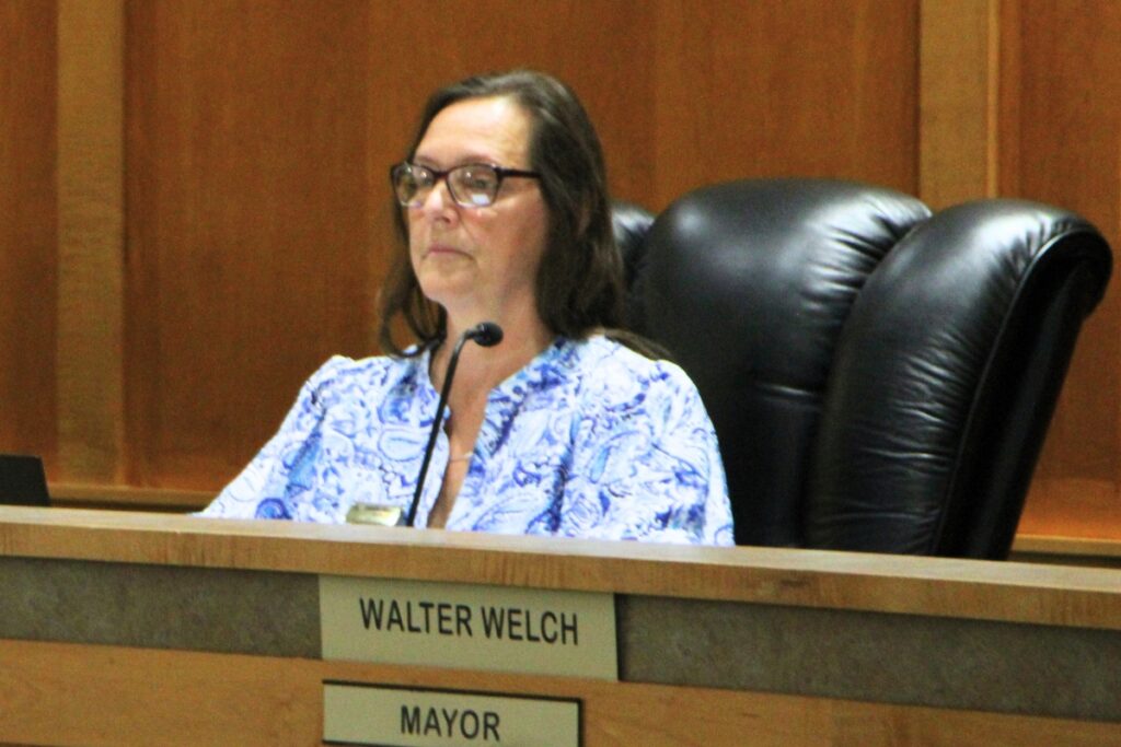 The Alachua City Commission voted 3-2 to install Jennifer Ringersen as vice mayor. Photo by Lillian Hamman