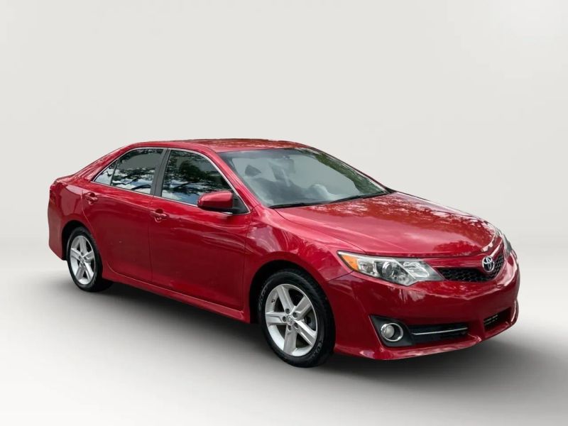 2014 Toyota Camry SE Sedan 4D