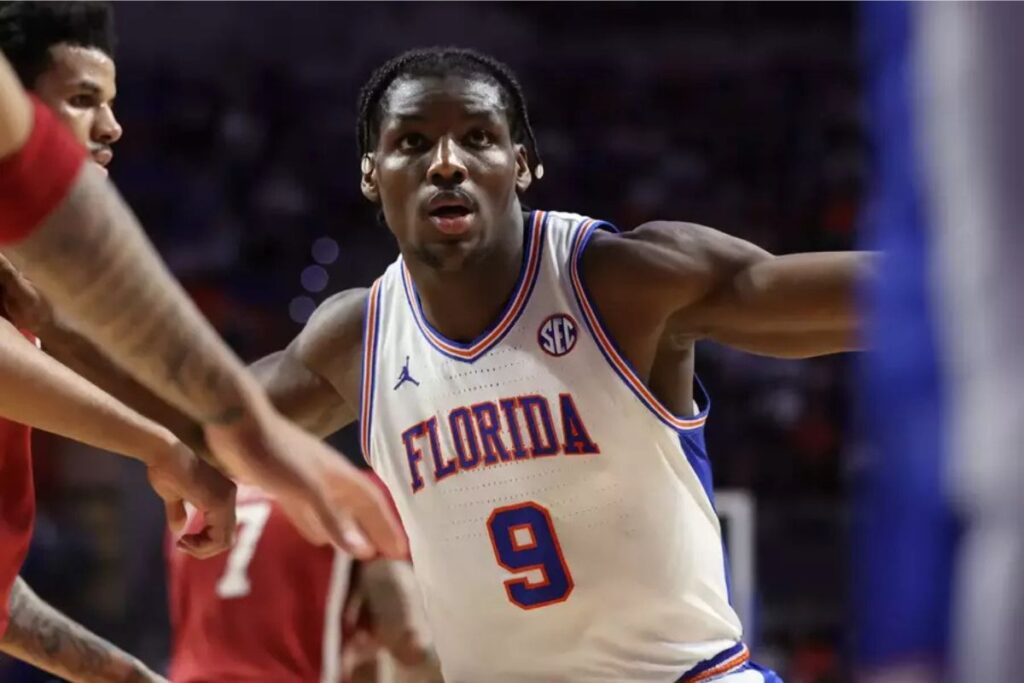 UF center Rueben Chinyelu in action