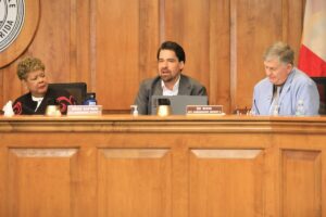 Gainesville commission votes on major garbage billing, towing reforms