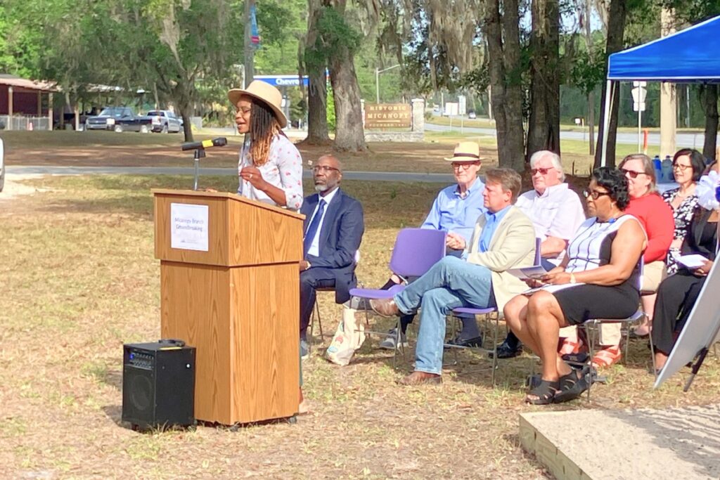 Micanopy Mayor Jiana Williams expresses gratitude for town's new library. Photo by Lillian Hamman