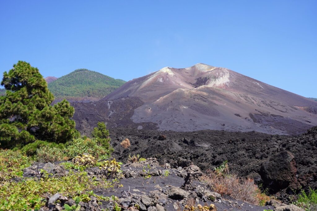 Photo of a volcano on the Spanish island of La Palma in the Canary Islands. Photo by David Foster - UFIFAS