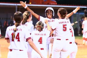 Santa Fe pulls away late for opening-round playoff win
