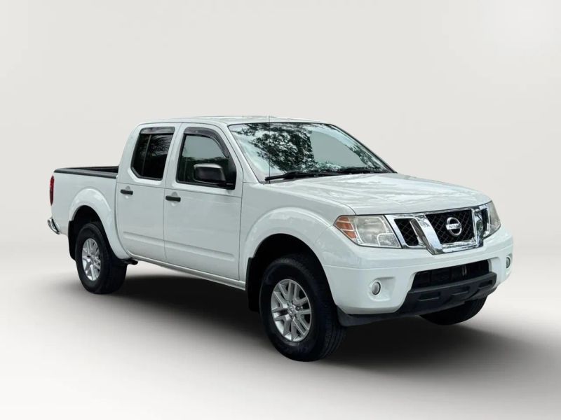 2017 Nissan Frontier Crew Cab SV Pickup 4D 5 ft