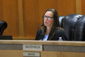 Alachua commission debates charter violation amid planning board term extensions