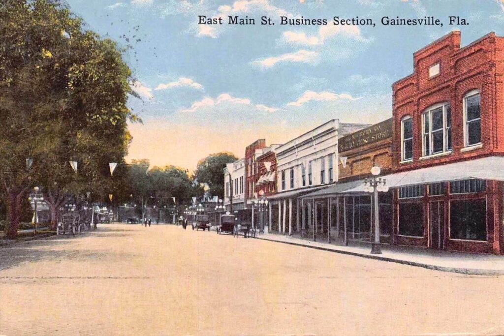 East Main Street postcard in the early 1920s. Courtesy of Liz Coursen