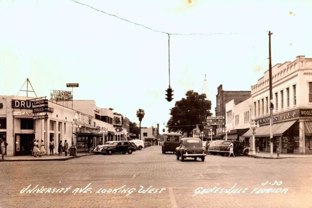 University Avenue postcard in 1940s. Courtesy of Liz Coursen