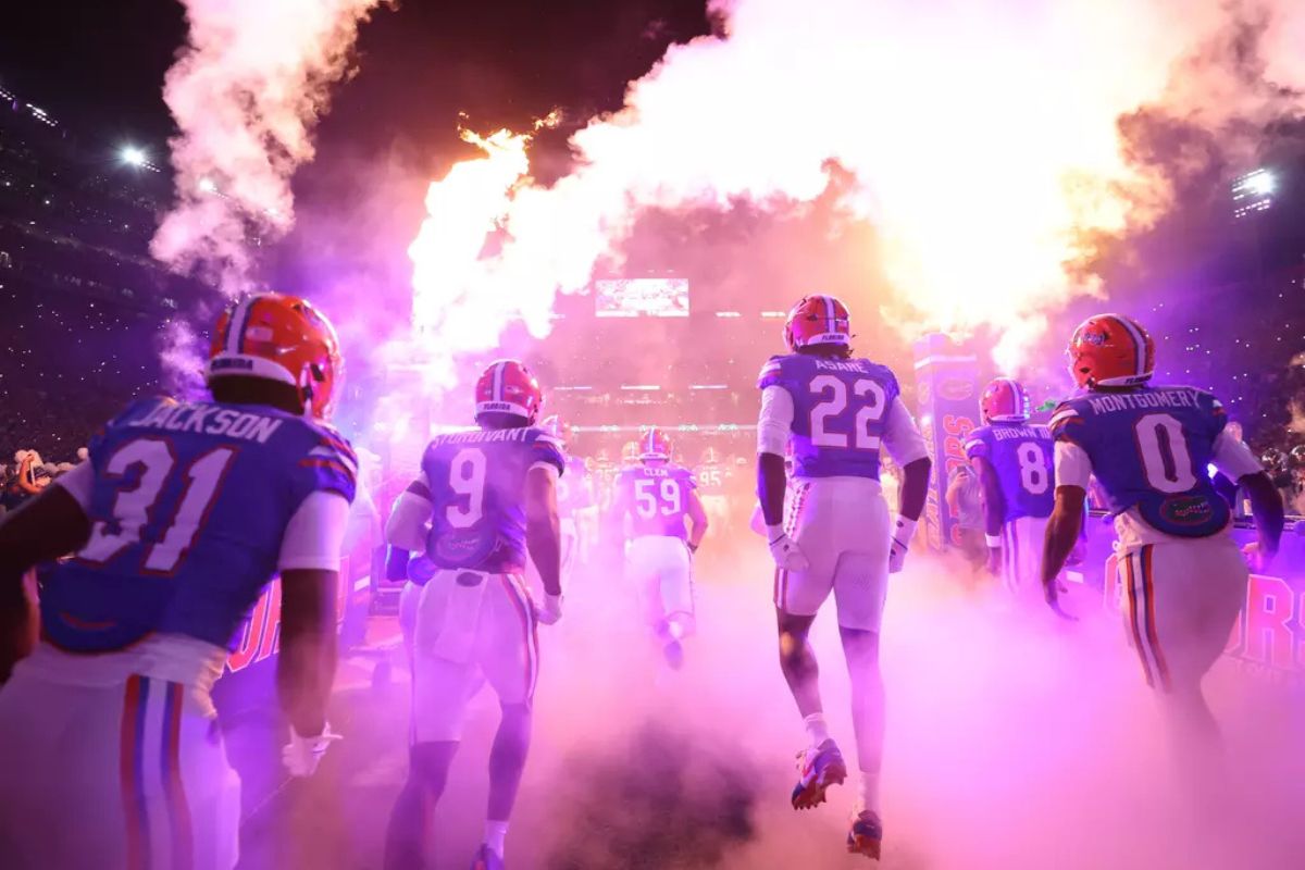 The Front 9: Sports dead zone, roster buzz and 4 questions with Gators great Alex Brown