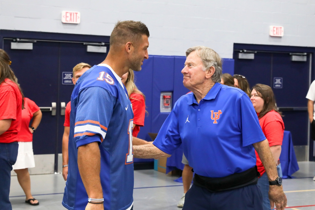Florida Legends Experience unites UF Heisman winners for charity event