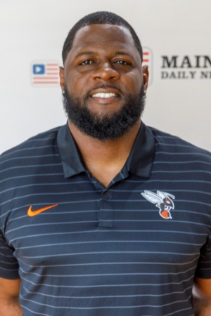 Hawthorne coach Cornelius Ingram. Photo by Walker Smith