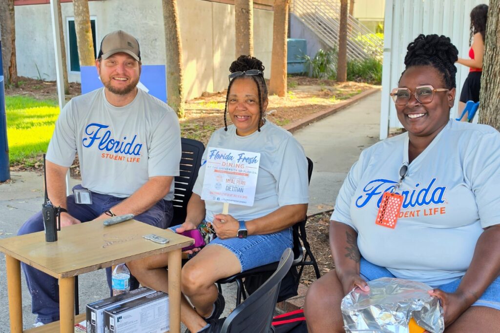 UF Student Life staff welcome students onto campus. Photo by Janalyn Peppel