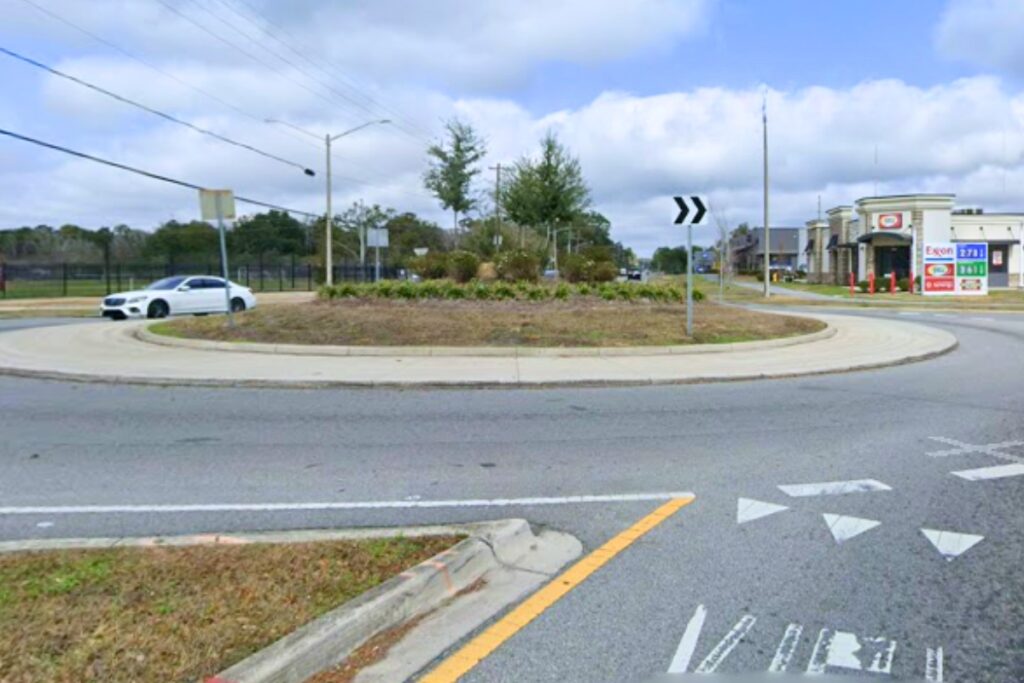 A 31-year-old Alachua man died on Tuesday morning when his motorcycle collided with a center dividing curb in a roundabout and he was ejected from the bike on SW 75th Street in Gainesville.