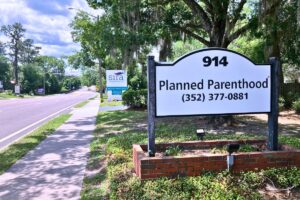 SIRA pregnancy center expands to former Planned Parenthood building 