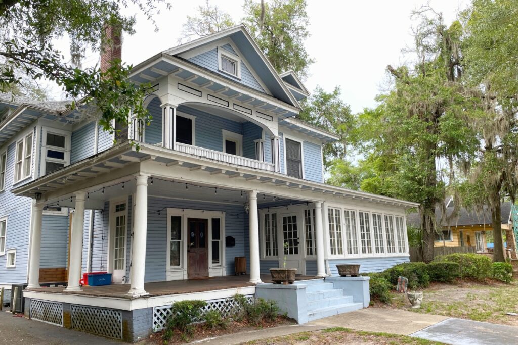 House off University Avenue